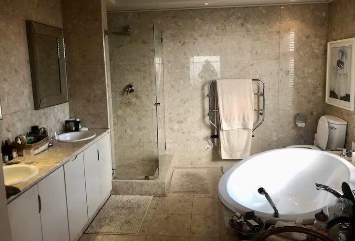 To Let 6 Bedroom Property for Rent in Bantry Bay Western Cape